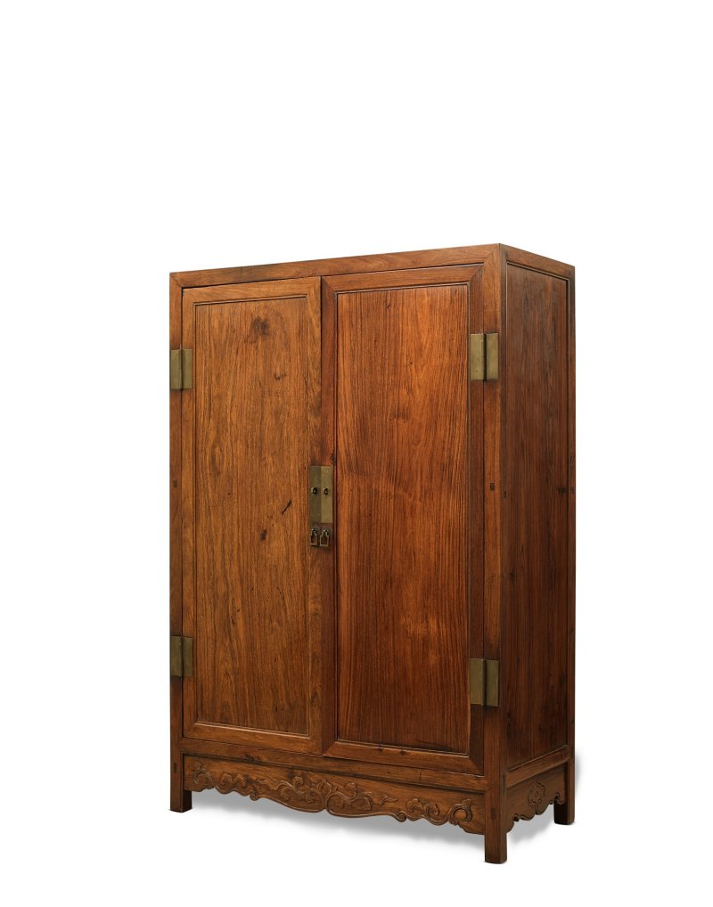 A rare huanghuali square-corner cabinet, Qing dynasty, 18th century | 清十八世紀　黃花梨方角櫃 - 图2