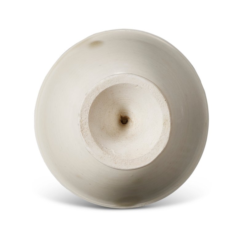 A DING WHITE-GLAZED STEM CUP  CHINA, NORTHERN SONG DYNASTY (960-1127) - 图3