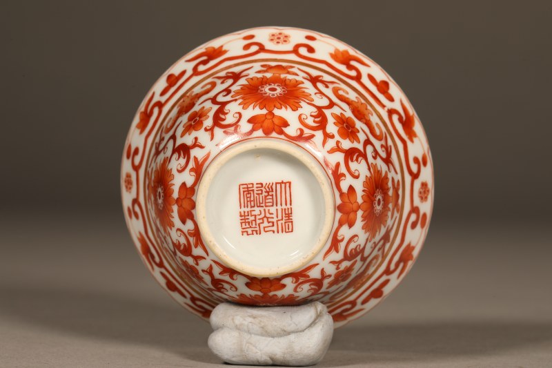 清道光 矾红描金缠枝莲折沿花口茶圆 - 图4