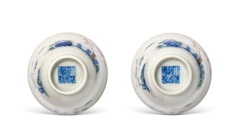 TWO FAMILLE VERTE 'APRICOT TREE' MONTH CUPS  CHINA, QING DYNASTY, DAOGUANG SIX-CHARACTER SEAL MARKS IN UNDERGLAZE BLUE AND OF THE PERIOD (1821-1850) - 图4