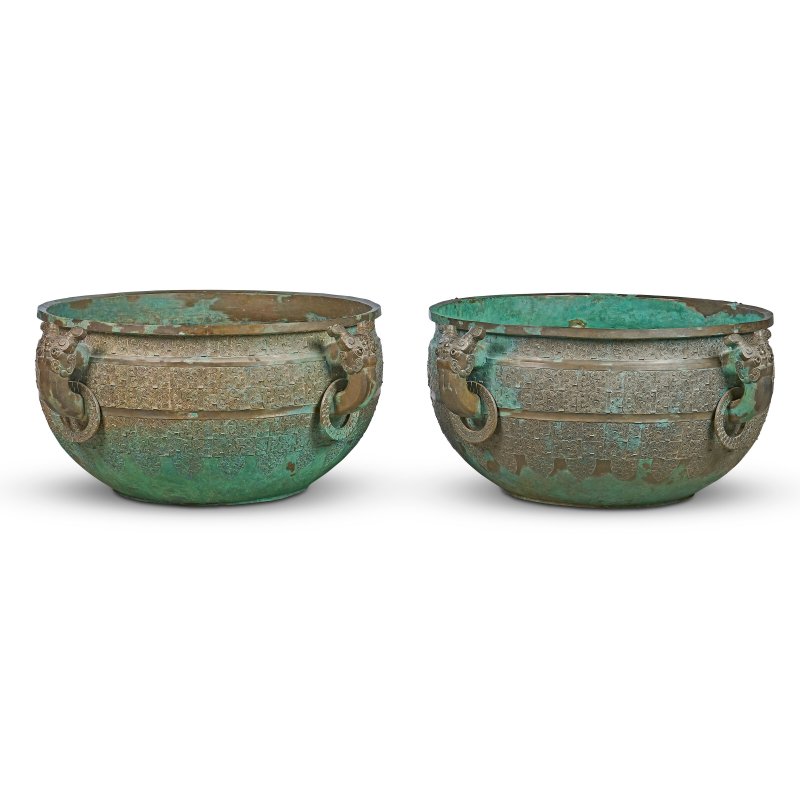 A MAGNIFICENT AND VERY RARE PAIR OF LARGE BRONZE BASINS, JIAN  CHINA, SPRING AND AUTUMN PERIOD, EARLY 5TH CENTURY BC - 图3