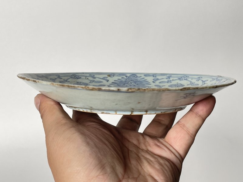 清 青花缠枝莲纹盘 - 图5