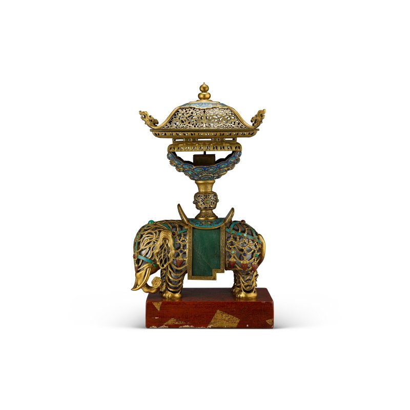 清乾隆 鏨胎掐絲琺瑯嵌寶石太平有象燭台連鏤空鎏金銅掐絲琺瑯蓋  QIANLONG PERIOD (1736-1795) - 图1