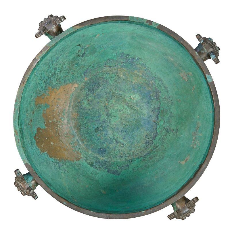 A MAGNIFICENT AND VERY RARE PAIR OF LARGE BRONZE BASINS, JIAN  CHINA, SPRING AND AUTUMN PERIOD, EARLY 5TH CENTURY BC - 图8
