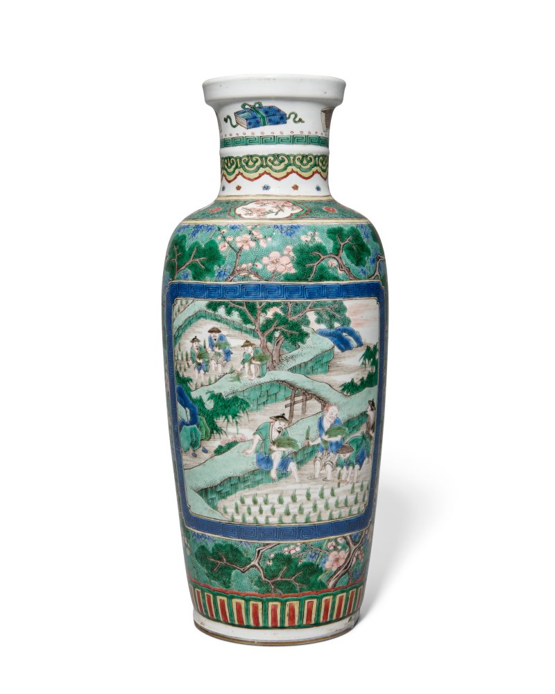 A VERY RARE FAMILLE VERTE 'HARVEST' ROULEAU VASE  CHINA, QING DYNASTY, KANGXI PERIOD (1662-1722) - 图3