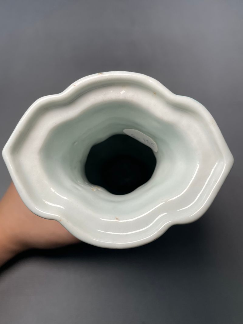 清晚期 炉均釉双耳海棠瓶 - 图18