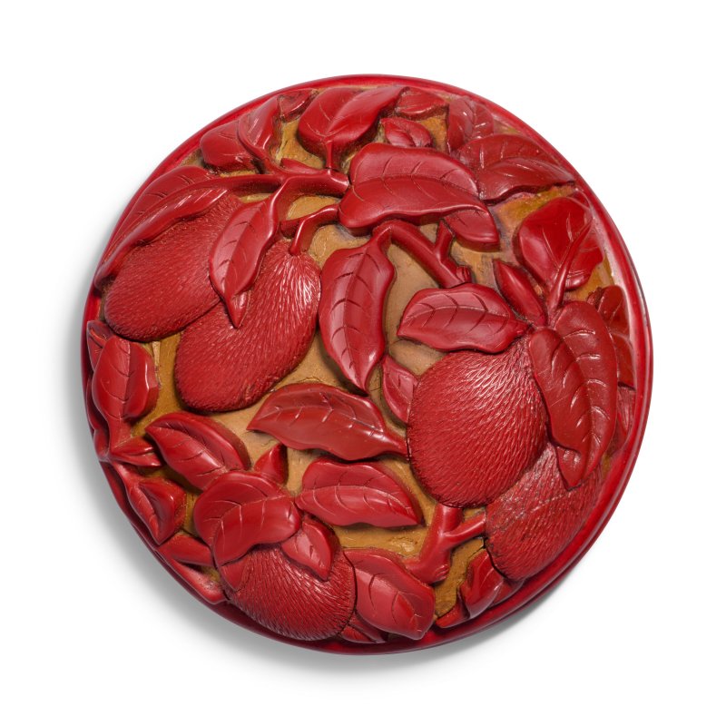 A SMALL TWO-COLOUR LACQUER 'LYCHEE' ROUND BOX AND COVER  CHINA, MING DYNASTY, 15TH-16TH CENTURY - 图3
