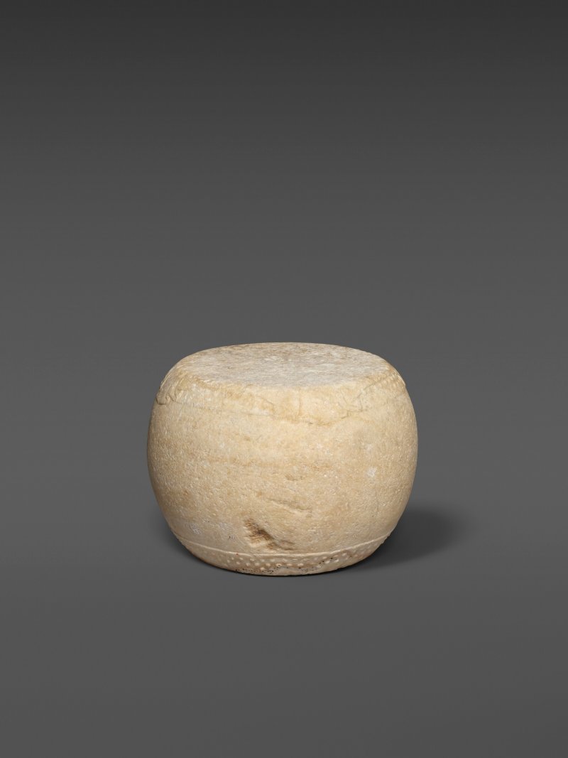 A RARE WHITE MARBLE DRUM STOOL  CHINA, 17TH-18TH CENTURY - 图4