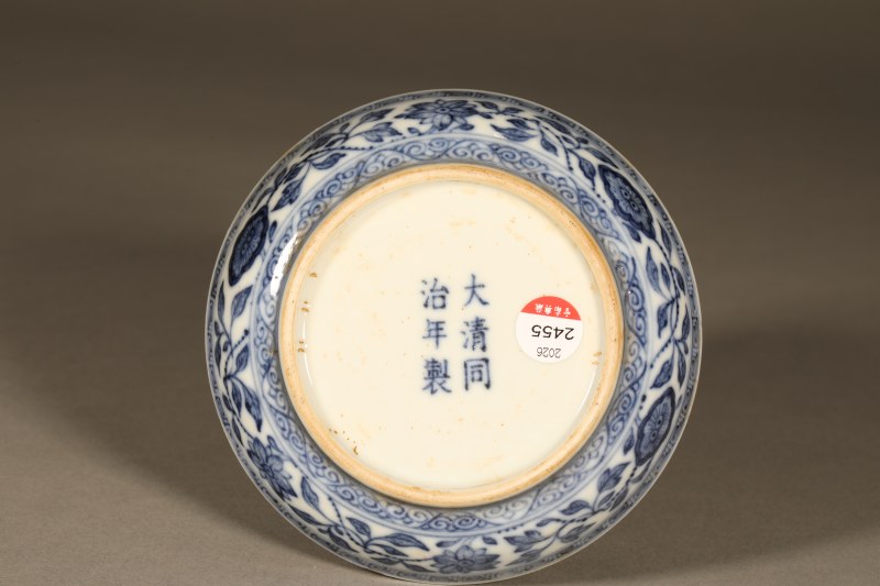 清同治 青花一把莲纹小碟 - 图2