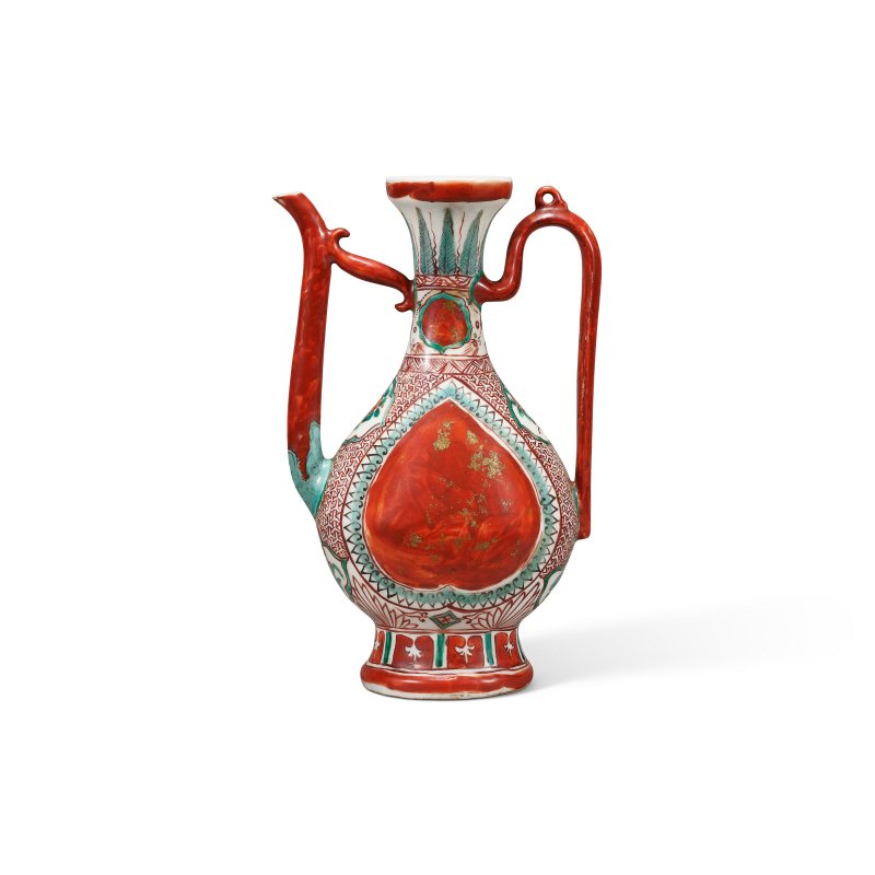 明十六世紀 五彩礬紅描金執壺  MING DYNASTY, 16TH CENTURY
