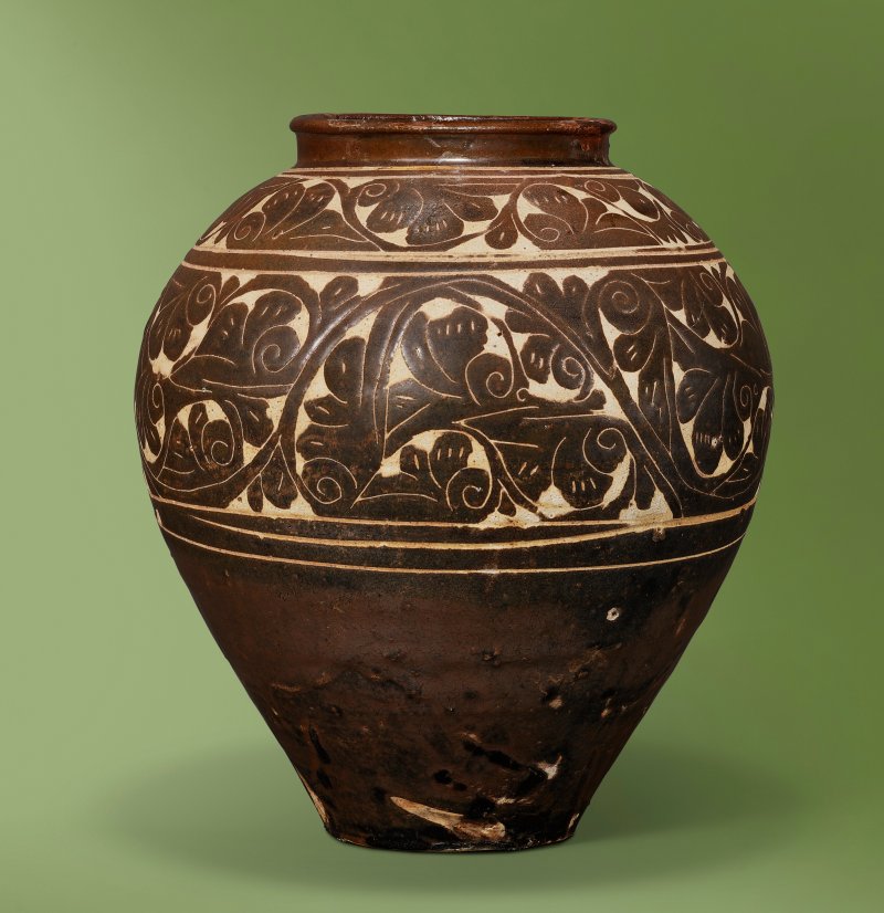A CIZHOU-TYPE SGRAFFIATO OVOID JAR  CHINA, JIN-YUAN DYNASTY (1115-1368)