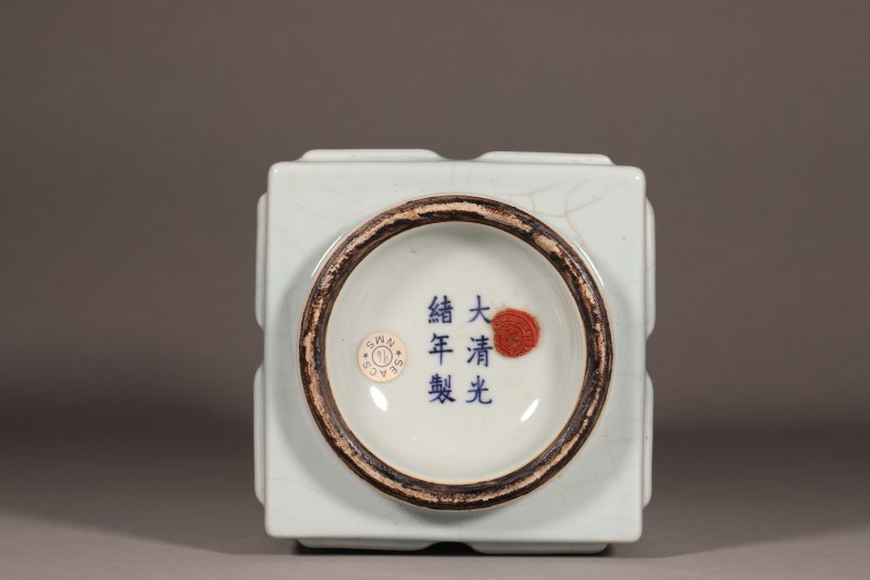 清光绪 粉青釉琮式瓶 - 图3