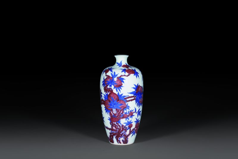 清 青花釉里红寿桃纹梅瓶