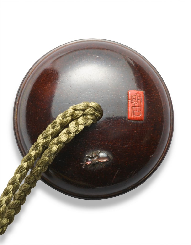 A BLACK LACQUER THREE-CASE INRO  JAPAN, EDO PERIOD (19TH CENTURY), SIGNED KANSAI SAKU (KOMA KANSAI) - 图5