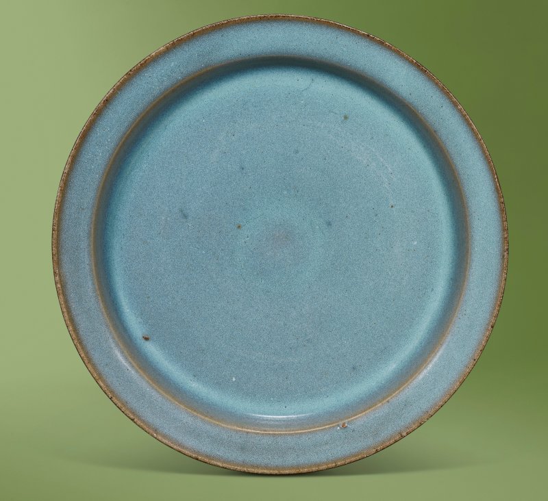 北宋/金 鈞窯天藍釉盤  CHINA, NORTHERN SONG-JIN DYNASTY (960-1234)