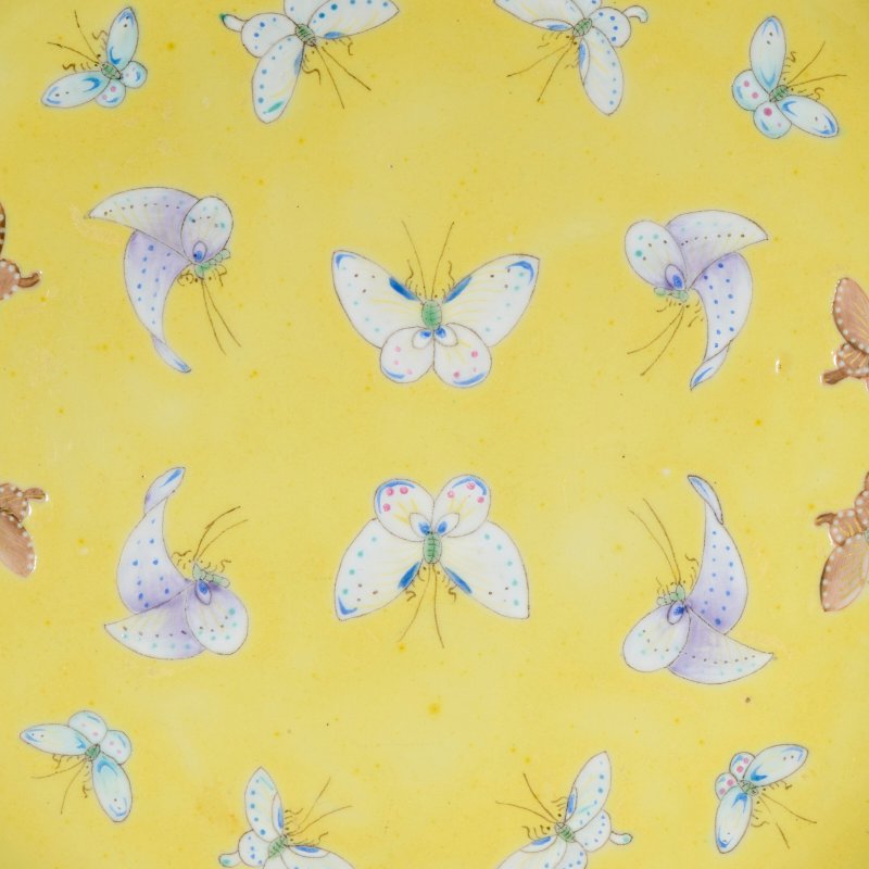 A GROUP OF TEN YELLOW-GROUND FAMILLE ROSE 'BUTTERFLY' DISHES  CHINA, REPUBLIC PERIOD (1912-1949) - 图3
