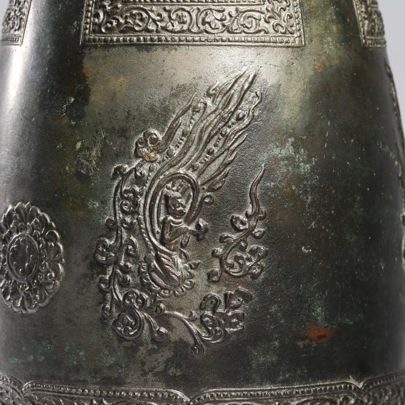 十九世纪 铜飞天纹钟 - 图7