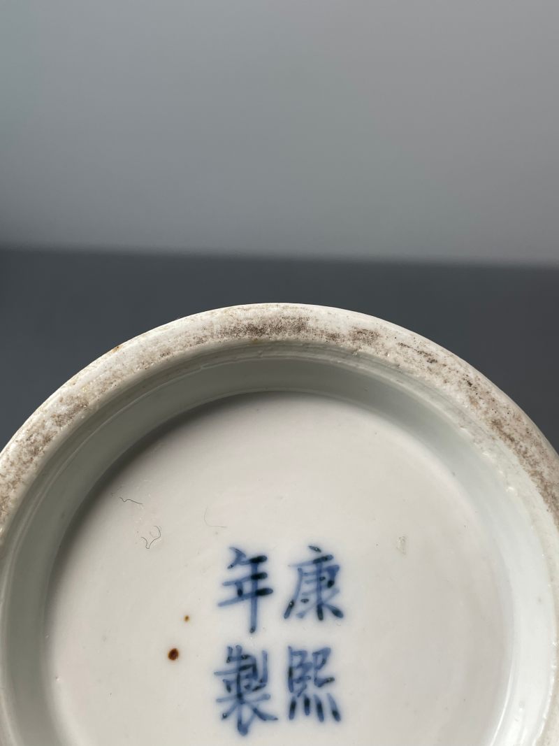 清光绪 青花“三国演义孙策大战太史慈”人物橄榄瓶 - 图34