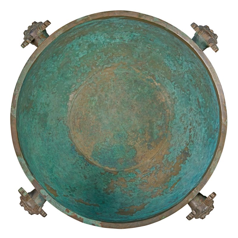 A MAGNIFICENT AND VERY RARE PAIR OF LARGE BRONZE BASINS, JIAN  CHINA, SPRING AND AUTUMN PERIOD, EARLY 5TH CENTURY BC - 图6