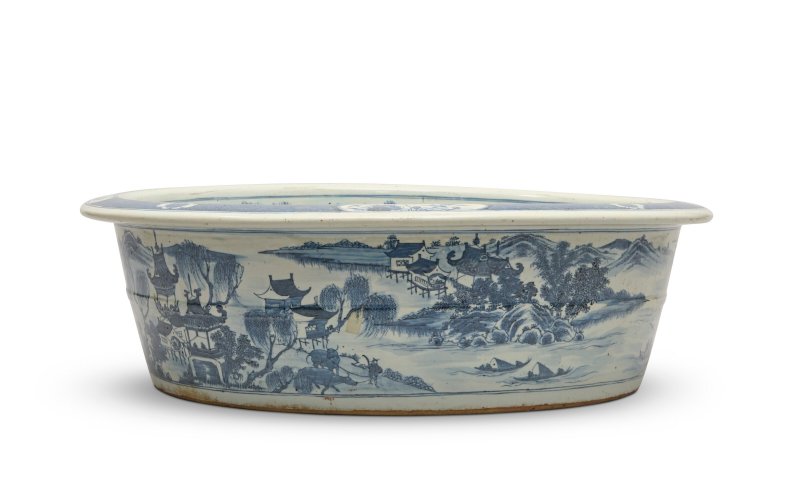 A MASSIVE BLUE AND WHITE 'FISH' BASIN  CHINA, QING DYNASTY, 18TH-19TH CENTURY - 图2