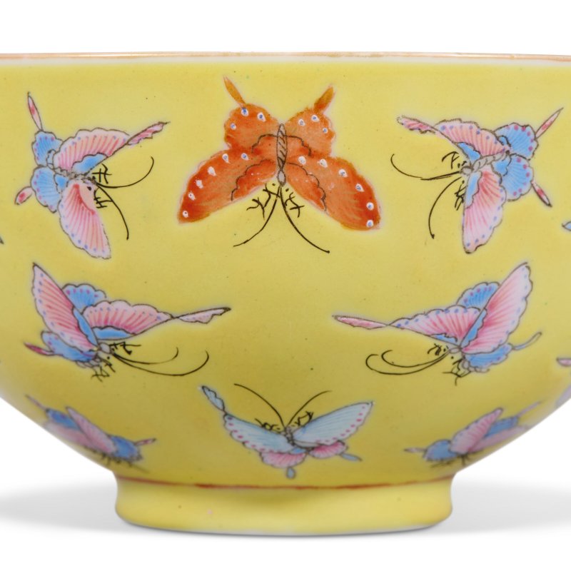A GROUP OF TWELVE YELLOW-GROUND FAMILLE ROSE 'BUTTERFLY' BOWLS  CHINA, REPUBLIC PERIOD (1912-1949) - 图3