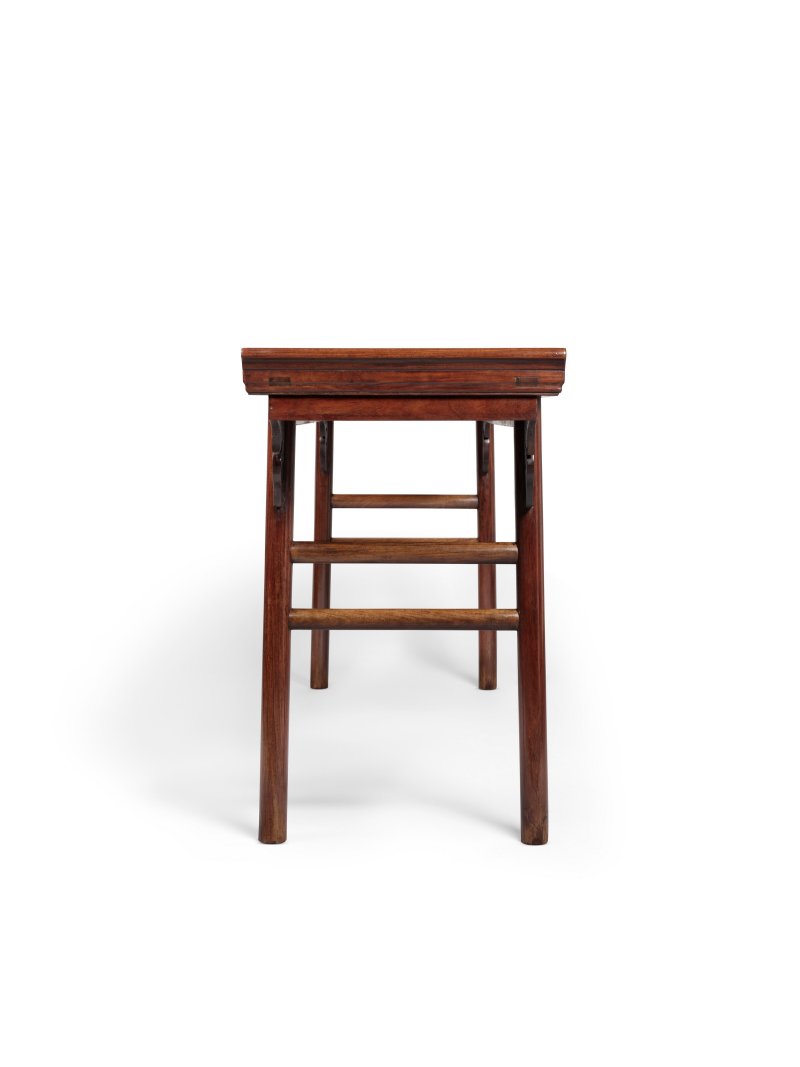 A RARE HUANGHUALI RECESSED-LEG TABLE  CHINA, 17TH-18TH CENTURY - 图4