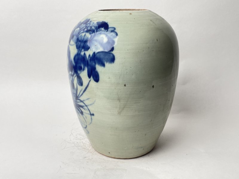 清 青花蝶恋花纹罐 - 图2