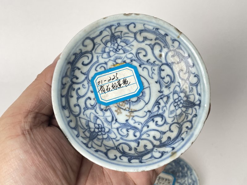 清 缠枝莲纹小盘一对 - 图2