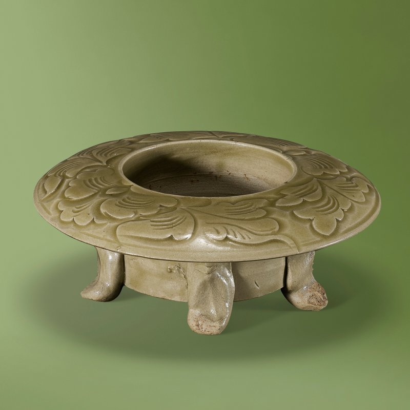 A YAOZHOU CELADON CARVED FIVE-LEGGED CENSER  NORTHERN SONG-JIN DYNASTY (960-1234) - 图1