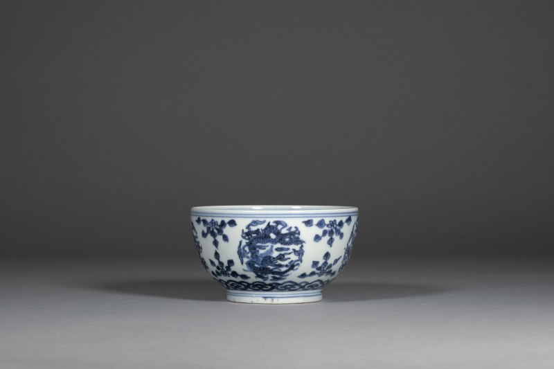 明万历 青花团龙纹碗