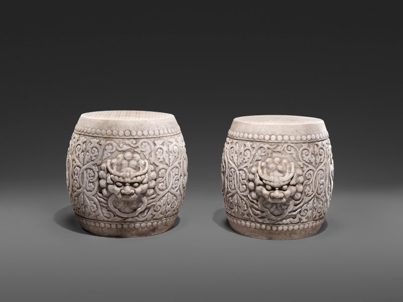 A RARE PAIR OF IMPERIAL WHITE MARBLE DRUM STOOLS  CHINA, 17TH CENTURY - 图3