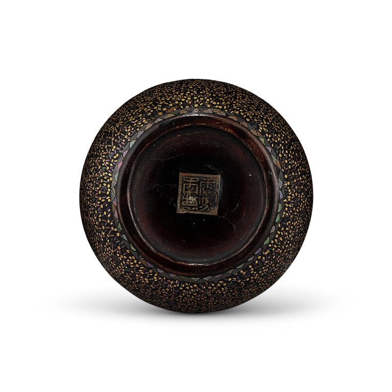 清康熙 黑漆螺鈿小蓋盒 「康熙年製」款  KANGXI FOUR-CHARACTER MARK AND OF THE PERIOD (1662-1722) - 图4