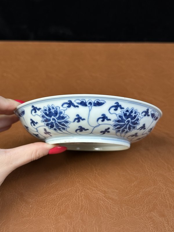 清同治 青花缠枝莲纹盘 - 图7