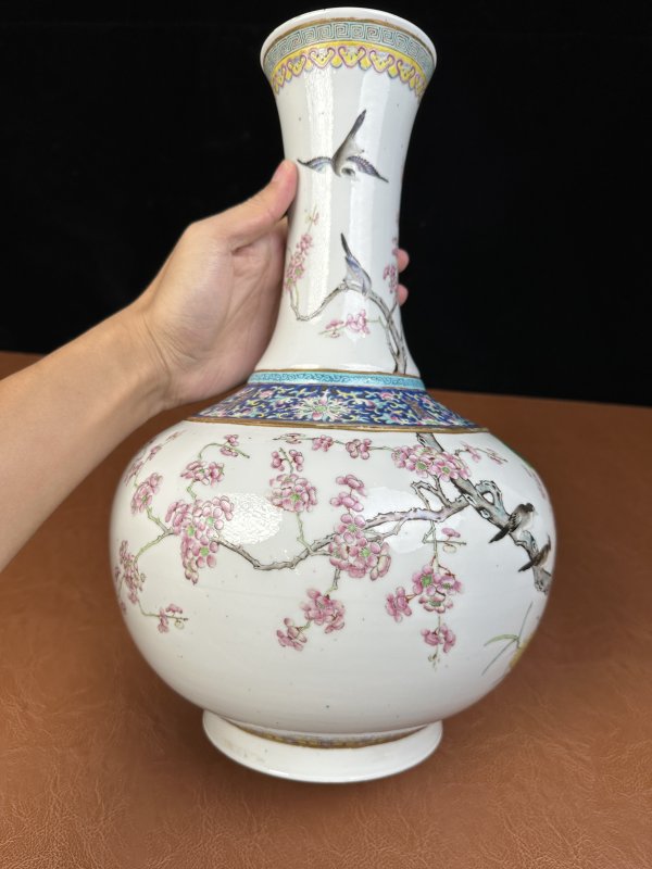 清晚期 粉彩喜上眉梢图赏瓶 - 图5