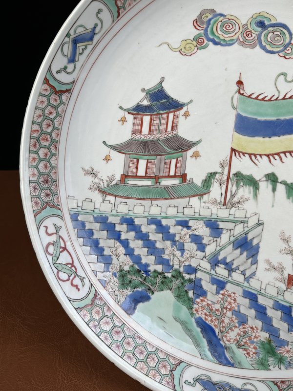 清康熙 五彩亭台楼阁图盘 - 图8