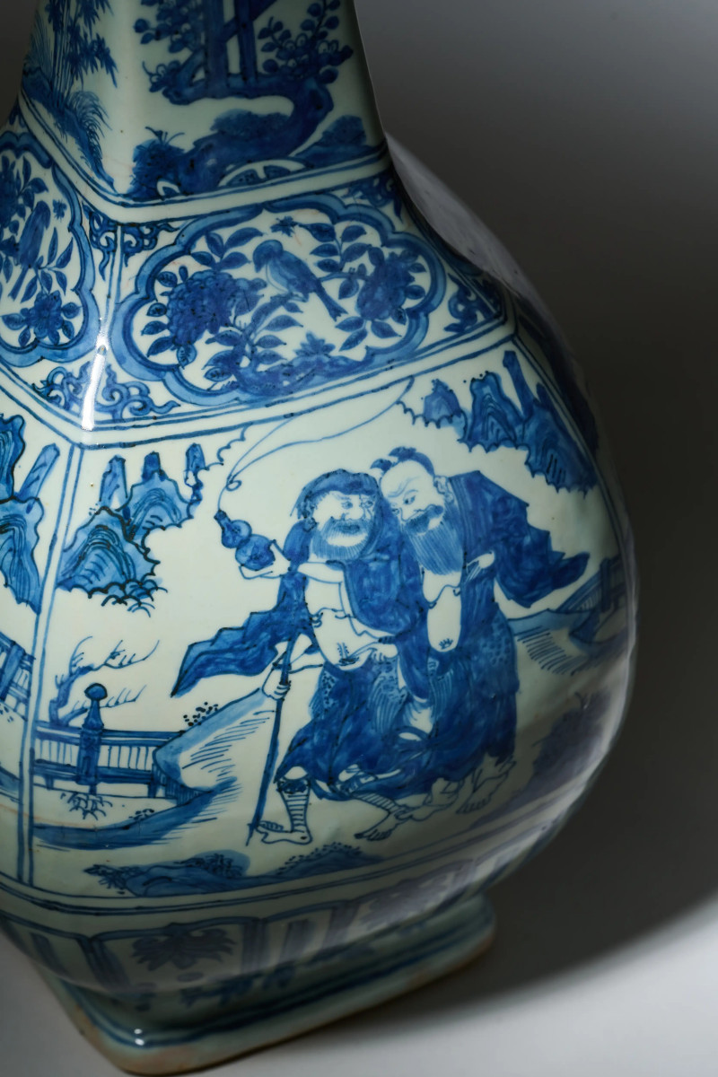 明嘉靖 青花八仙人物图长颈瓶 - 图6