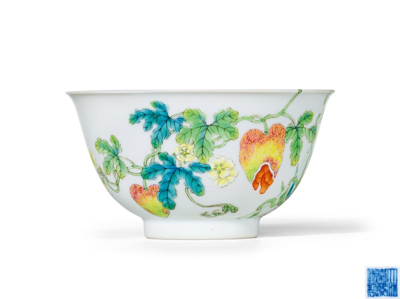 清嘉庆 粉彩过枝癞瓜纹茶园