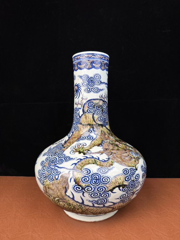 清中期 青花釉里红云龙纹天球瓶 - 图9