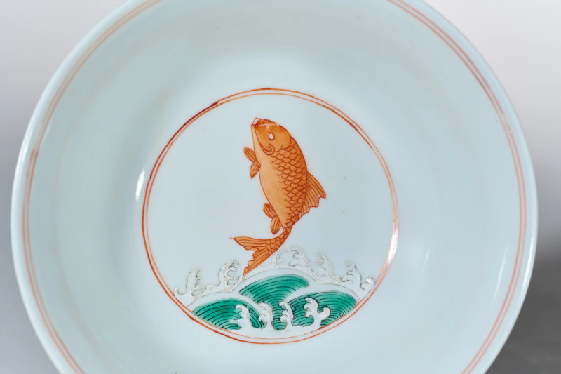 清康熙 五彩矾红描金鲤鱼纹碗 - 图5