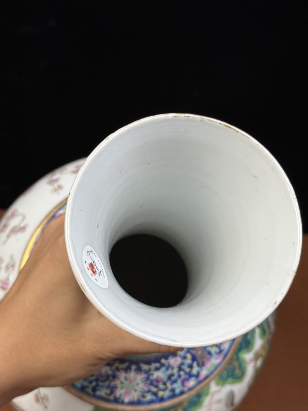 清晚期 粉彩喜上眉梢图赏瓶 - 图10