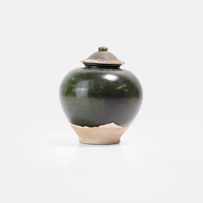 唐 绿釉盖罐 | A Chinese earthenware jar and cover Tang dynasty (618-907), of ovoid form with a lipped rim - 图2