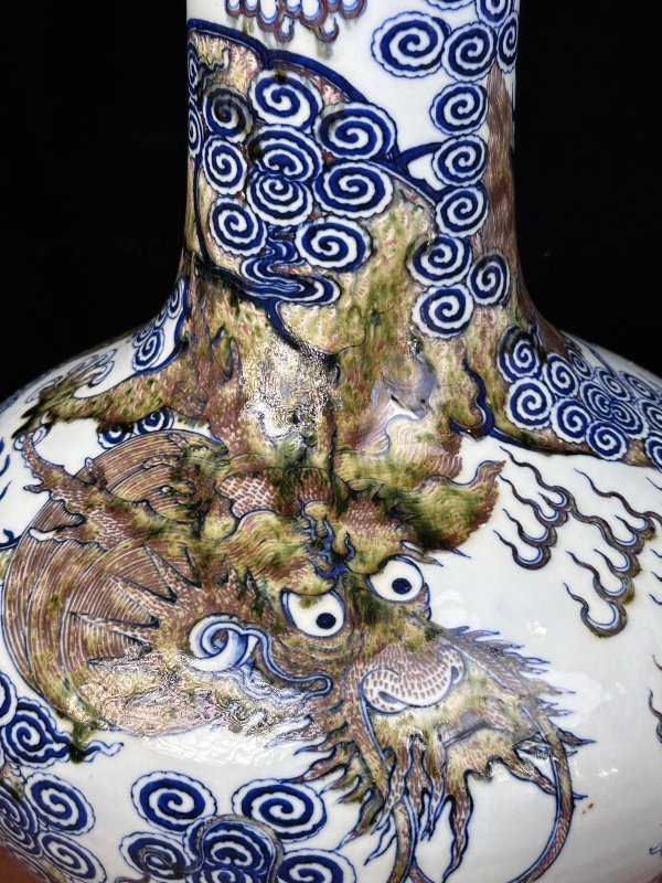 清中期 青花釉里红云龙纹天球瓶 - 图10