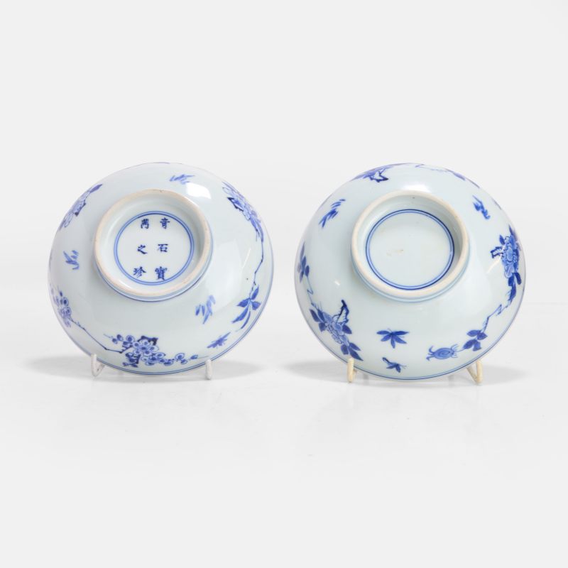 清康熙 青花缠枝牡丹纹碟 一组两件 | A pair of Chinese blue and white dishes Kangxi (1662-1722), each with deep rounded sides rising from a circular foot