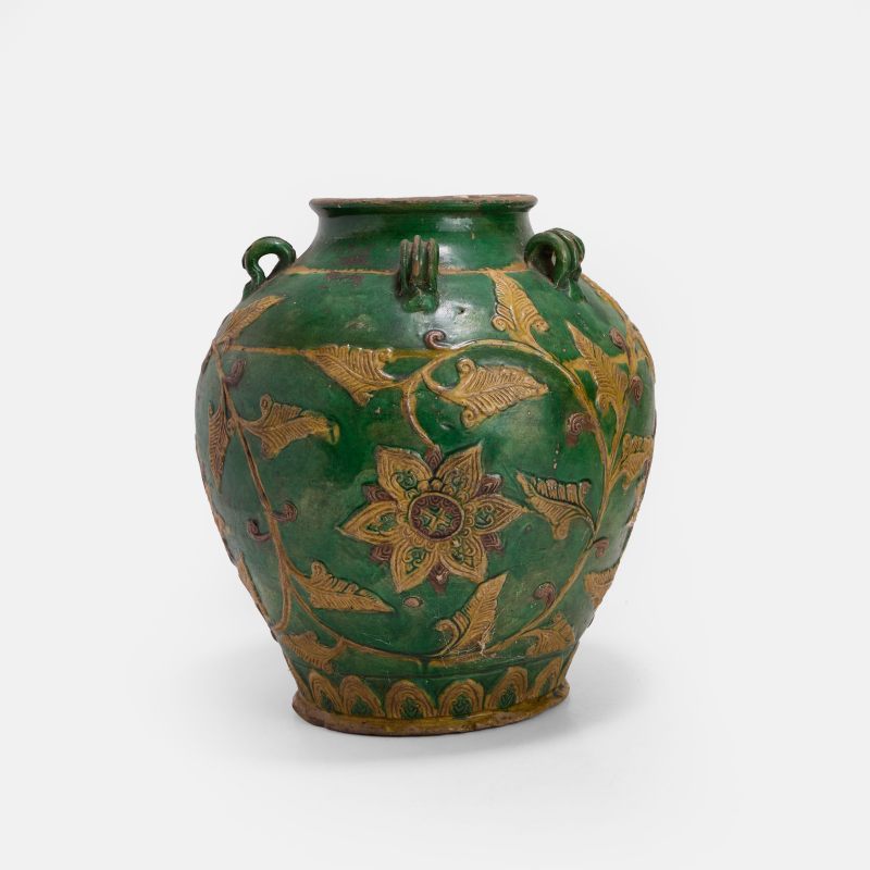 明 素三彩贴花宝相花纹五系罐 | A Chinese sancai-enamelled 'Tradescant' stoneware jar Ming dynasty (1368-1644), heavily potted - 图3
