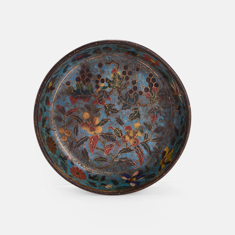 明 铜胎掐丝珐琅三足水洗 | A Chinese cloisonné brush washer Ming dynasty (1368-1911), heavily cast on three cabriole feet - 图3
