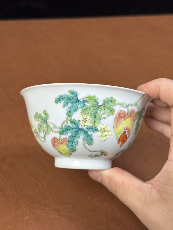 清嘉庆 粉彩过枝癞瓜纹茶园 - 图4