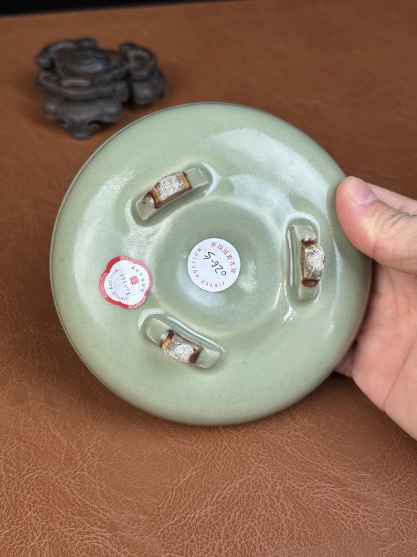 清早期 龙泉三足云龙纹洗 - 图7