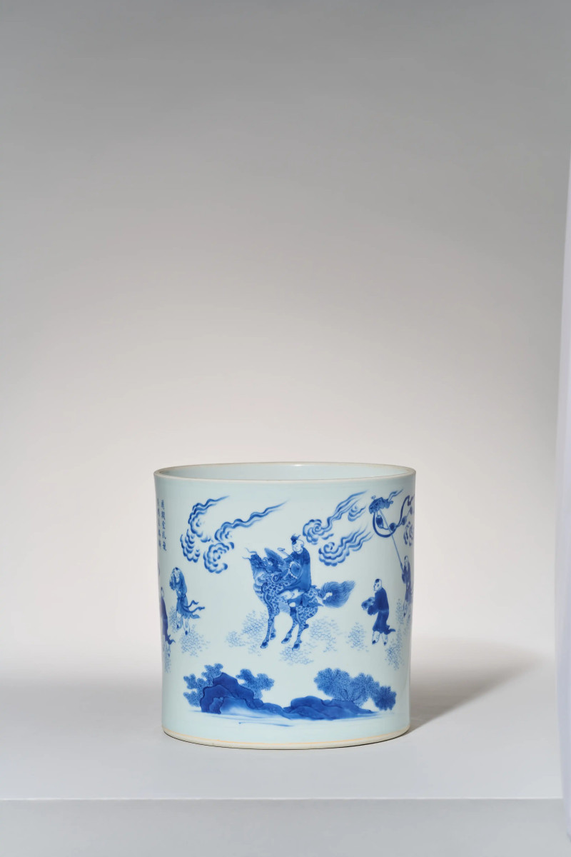 明崇祯  青花麒麟送子图笔筒 - 图4