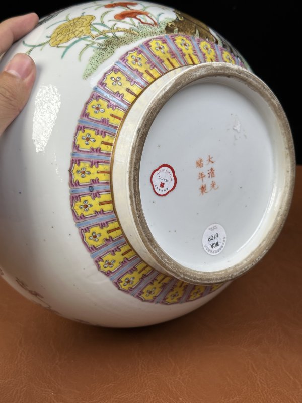 清晚期 粉彩喜上眉梢图赏瓶 - 图12