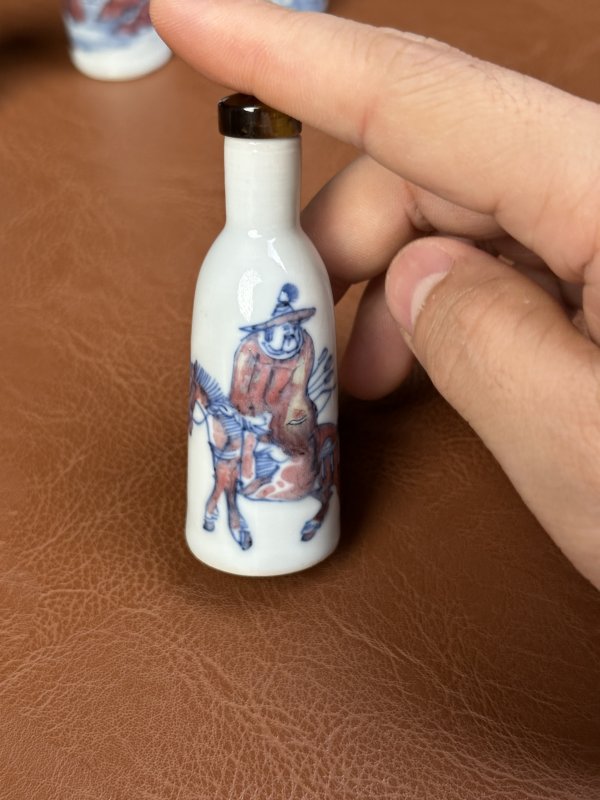 清 釉里红鼻烟壶六只 - 图8